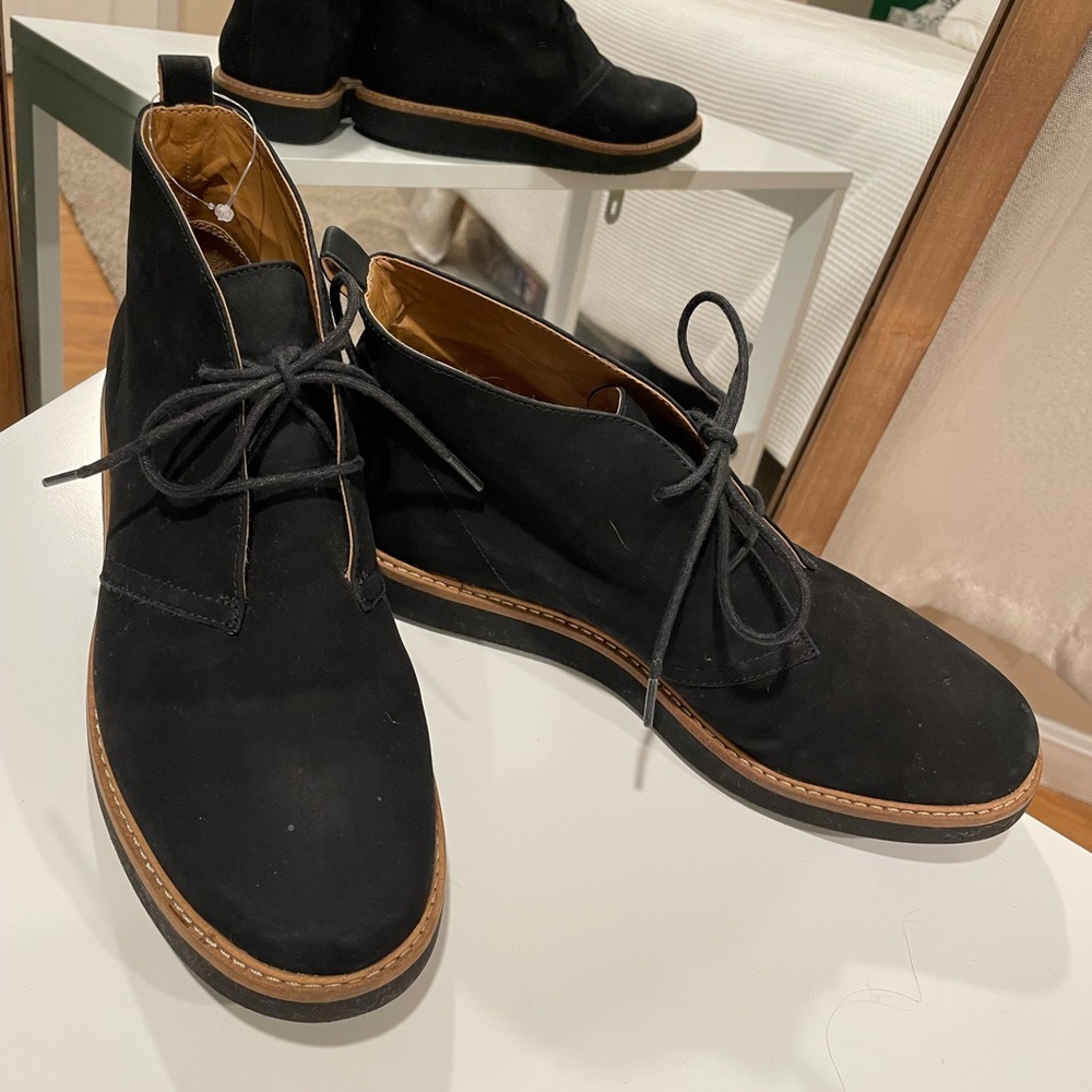 Clarks Black Suede Shoes (size 8)